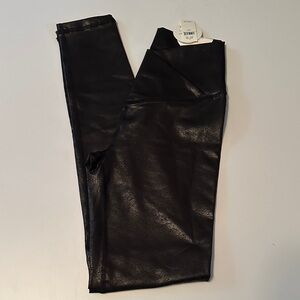 Aerie Offline Leggings in faux leather material